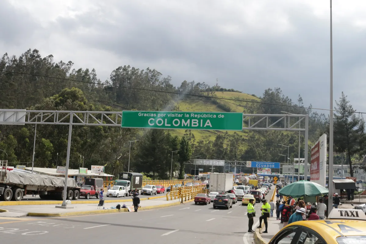 Mediante un comunicado, el ministerio de Relaciones Exteriores de Colombia reiteró que el paso fronterizo por el puente internacional de Rumichaca (Nariño), se mantiene como “único paso internacional" entre las dos naciones - Foto: Archivo/Ronald Cano