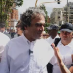 Más allá de su rechazo a la consulta, Fajardo ha argumentado que Colombia está “mamada” de la polarización. En su comunicado menciona que ha recorrido el país, escuchado a ciudadanos de distintos rincones y percibido un país cargado de “divisiones, malestares, rabias, frustraciones y mucha incertidumbre” - Foto: Archivo/Ronald Cano