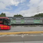 “La reapertura de la estación Calle 146 representa una noticia muy importante para el norte de Bogotá. Entregamos un puente peatonal moderno que cumple con los más altos estándares técnicos y de accesibilidad, pensado para ofrecer desplazamientos más seguros, incluyentes y una mejor experiencia de viaje para todos nuestros usuarios”, afirmó María Fernanda Ortiz, gerente general de TRANSMILENIO S.A. - Foto: Google Maps