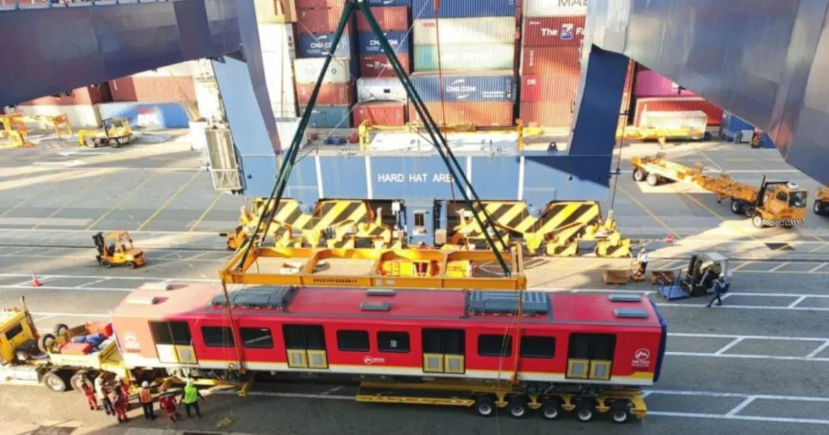 Una vez los vagones de este cuarto tren ingresen al Patio Taller de Bosa, al suroccidente de Bogotá, un equipo de expertos del concesionario Metro Línea 1 y de la interventoría realizan el alistamiento de los seis vagones - Foto: Metro de Bogotá