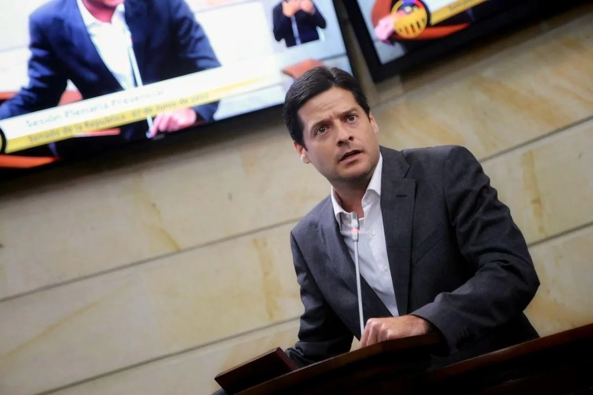 Senador Mauricio Gómez Amín abandona aspiración presidencial y oficializa apoyo a Abelardo de la Espriella rumbo a 2026 - Foto: Senado