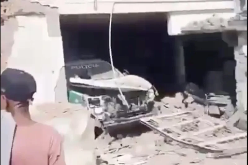 Ataque armado de disidencias de las FARC mantiene en vilo a Buenos Aires, Cauca, y deja graves daños a la infraestructura pública - Foto: Captura de video