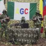 Para poder avanzar en los procesos, la Resolución determinó que dentro de cada una de las zonas quedan “suspendidas la ejecución de las órdenes de captura con fines de extradición, al igual que durante el transcurso del desplazamiento hacia las mismas, de los integrantes" de este grupo, que fueron “incluidos en los listados recibidos y aceptados por la Oficina del Consejero Comisionado de Paz" - Foto: Redes Sociales