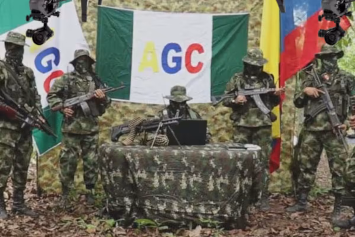 Para poder avanzar en los procesos, la Resolución determinó que dentro de cada una de las zonas quedan “suspendidas la ejecución de las órdenes de captura con fines de extradición, al igual que durante el transcurso del desplazamiento hacia las mismas, de los integrantes" de este grupo, que fueron “incluidos en los listados recibidos y aceptados por la Oficina del Consejero Comisionado de Paz" - Foto: Redes Sociales