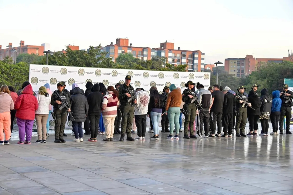Capturan a 33 integrantes de una red de extorsión digital en Bogotá; un exfuncionario del INPEC estaría implicado - Foto: Cortesía
