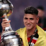 Jorge Carrascal se consolida como figura en Flamengo: campeón de la Libertadores en cuatro meses y único colombiano en el XI ideal de Conmebol - Foto: @Carrascal15ofc