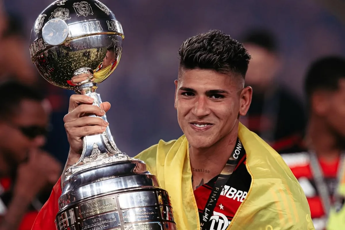 Jorge Carrascal se consolida como figura en Flamengo: campeón de la Libertadores en cuatro meses y único colombiano en el XI ideal de Conmebol - Foto: @Carrascal15ofc