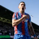 Daniel Muñoz se consolida entre la élite de la Premier League y entra en el once ideal de Jamie Carragher - Foto: Redes sociales