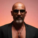 Dukeiro, hoy es intérprete, compositor y productor de sus propios discos. No pertenece a ninguna disquera, una decisión consciente que le permite conservar absoluta libertad creativa y control total sobre su obra - Foto: Dukeiro