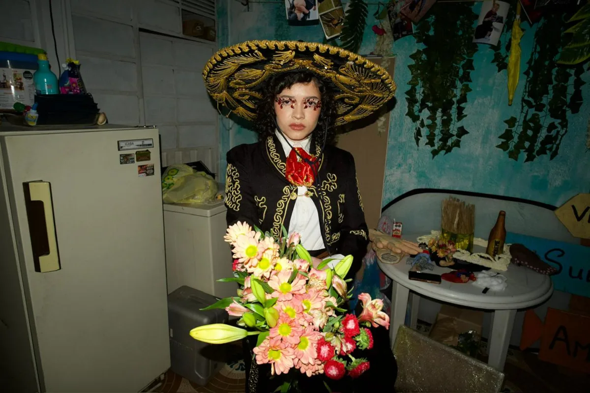 'Dos de corazones' es el nuevo EP de Agraciada, el tercero en su carrera. Es un trabajo inspirado en Alicia en el país de las maravillas y en la carta 'Dos de corazones' - Foto: Georgina