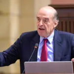 Fiscalía imputa a excanciller Álvaro Leyva por presunto prevaricato en el escándalo de los pasaportes - foto: Senado