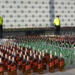 Golpe a las redes de licor adulterado en Bogotá: más de 4.000 botellas incautadas en megaoperativo en Los Mártires - Foto: Cortesía