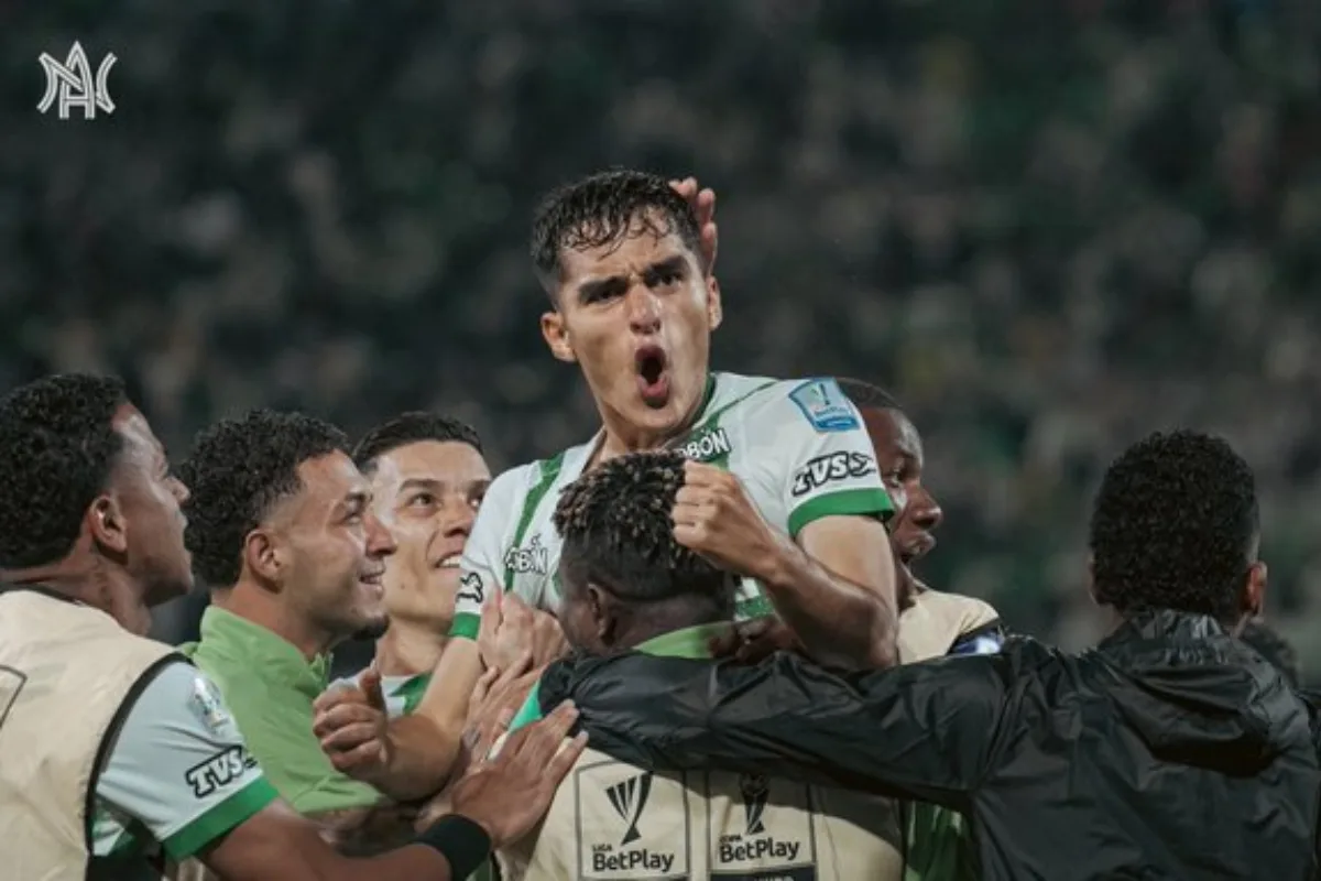 Atlético Nacional elimina al líder del todos contra todos y prolonga el suspenso del Grupo A tras vencer 2-1 a Independiente Medellín en un clásico cargado de errores y polémicas - Foto: @nacionaloficial