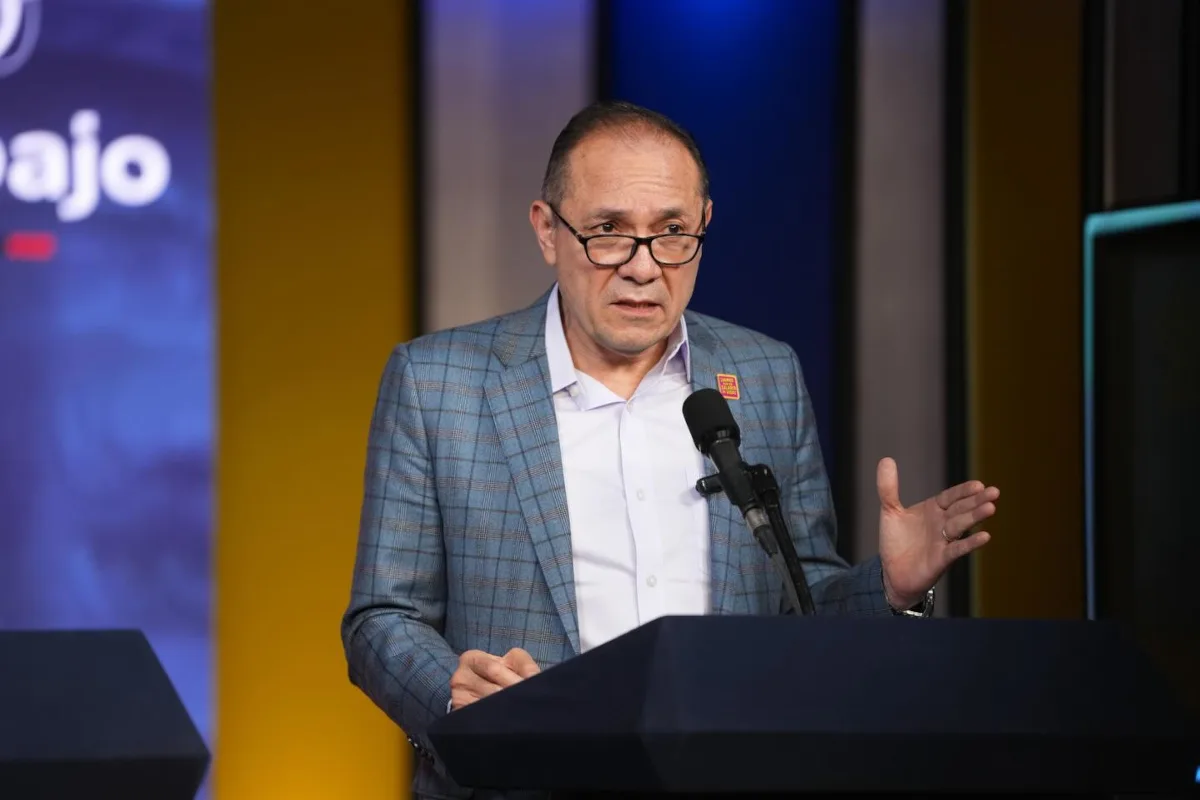 Sanguino explicó que las actuaciones atribuidas a estos legisladores podrían encuadrarse en delitos contemplados en el Código Penal colombiano, como el menoscabo de la integridad nacional (artículo 455) o la participación en hostilidades contra la patria (artículo 458), si sus expresiones incitan hostilidades o llamados a intervenciones militares - Foto: Ministerio de Trabajo