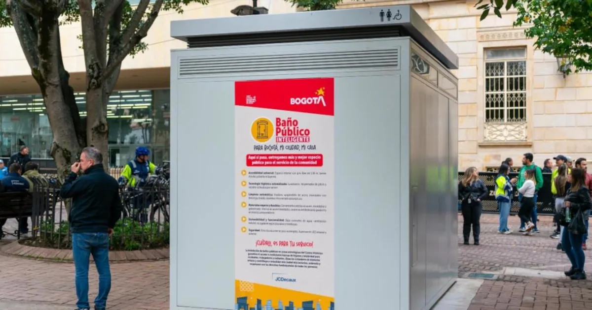 Este nuevo baño beneficia a turistas, estudiantes, trabajadores, vendedores informales, personas en situación de calle y ciudadanía que recorre la carrera Séptima diariamente - Foto: Alcaldía de Bogotá
