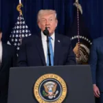 En su discurso público tras la operación, Trump afirmó que Estados Unidos asumirá el control de Venezuela temporalmente con la intención de estabilizar el país hasta que se pueda establecer una “transición segura, adecuada y sensata” de poder - Foto: The White House