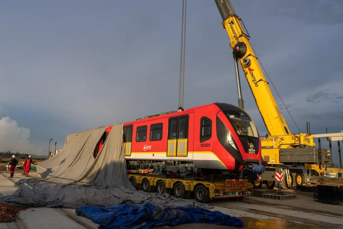 El tren número cuatro del Metro pasará por varias pruebas antes de circular por un tramo del viaducto en los próximos meses - Foto: Metro de Bogotá