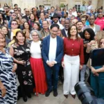 En el desglose de los movimientos financieros, Cepeda consignó ingresos y gastos por cerca de 964 millones de pesos, mayoritariamente provenientes de donaciones de particulares, mientras que Carolina Corcho reportó gastos por aproximadamente 1.428 millones de pesos, con un alto peso de créditos y préstamos de terceros frente a aportes directos de personas naturales - Foto: Pacto Histórico