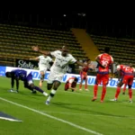 La única diferencia en el marcador llegó en el minuto 82, cuando Richardson Rivas, delantero de Fortaleza, aprovechó un error defensivo de Alianza y tras pase de Joan Cajares, definió con precisión y puso el 1-0 definitivo en favor del equipo local - Foto: Ronald Cano