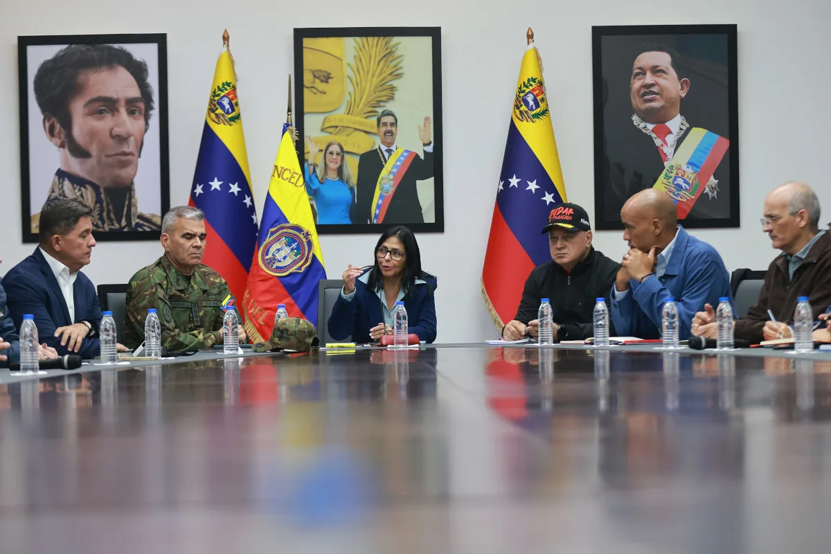 Rodríguez presentó la medida ante la Asamblea Nacional, que ahora deberá discutir y aprobar el texto para convertirla en ley, marcando un intento de avanzar hacia una reconciliación nacional - Foto: Vicepresidencia de Venezuela