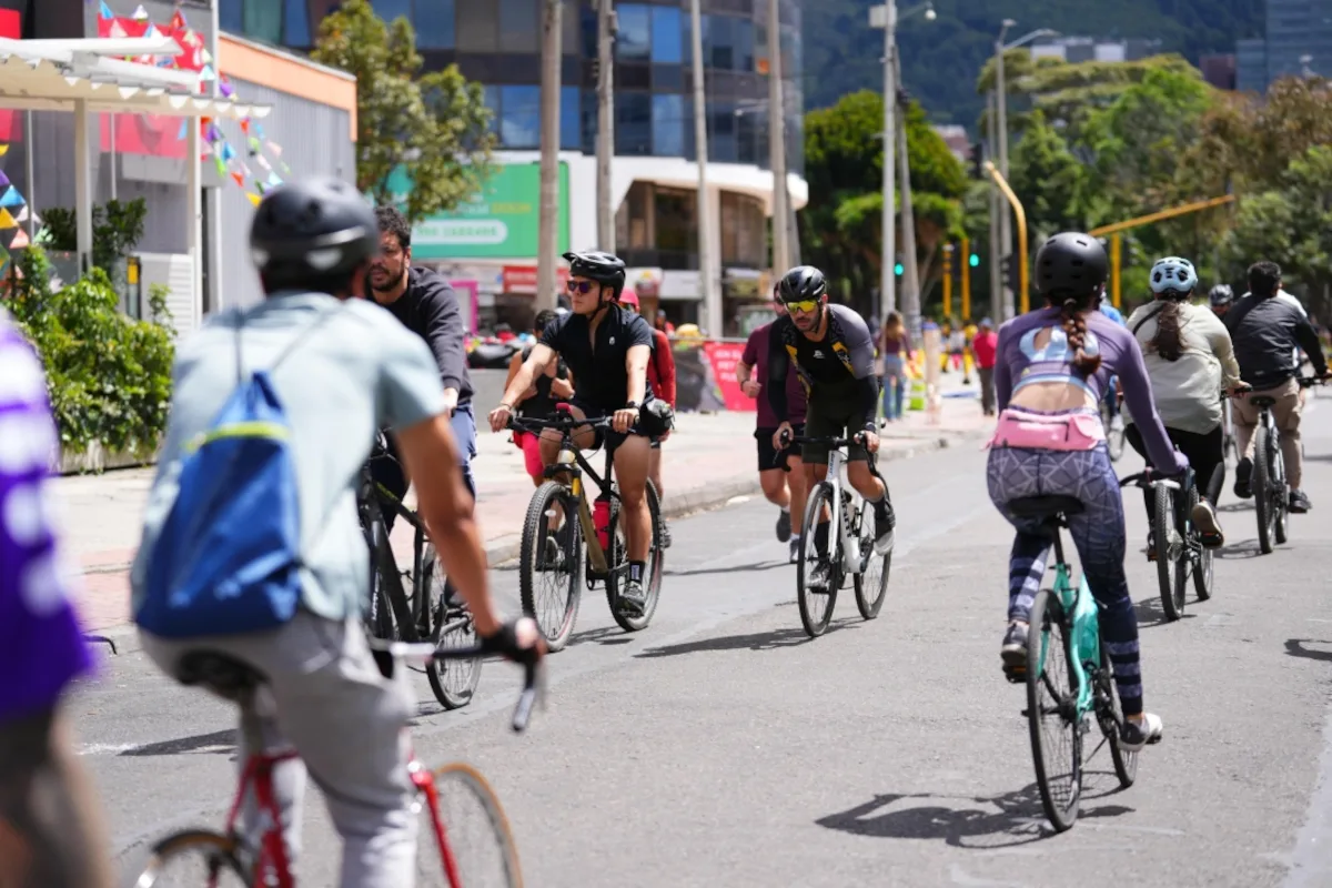 Este registro supera la jornada del 18 de enero de 2026, tradicionalmente reconocida como la Ciclovía de mayor afluencia del año, en la cual se reportaron 2.363.181 trayectos - Foto: IDRD