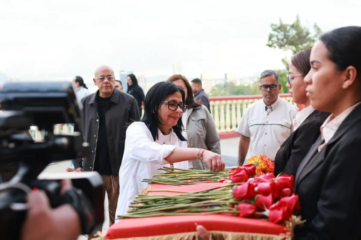 Delcy Rodríguez niega tutela extranjera en Venezuela mientras Trump asegura que controlará el petróleo y las finanzas del país - Foto: Redes sociales