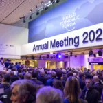 Las posturas europeas, tanto de Macron como de Carney y otros líderes, reflejan una creciente preocupación por la estrategia estadounidense vista como unilateral, especialmente en lo que concierne a aranceles y reconfiguración de alianzas tradicionales - Foto: World Economic Forum