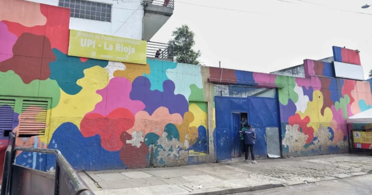 En el marco de las celebraciones del 31 de diciembre, en el albergue temporal UPI La Rioja, se llevó a cabo el traslado de 51 niños, niñas y adolescentes Emberá a Centros Amar. Esto con el fin de salvaguardar la integridad de la niñez, brindándoles alimentación, actividades lúdico pedagógicas, y conformando espacios seguros para el descanso y alejados de posibles contextos de consumo problemático de sustancias psicoactivas y de violencia - Foto: Alcaldía de Bogotá