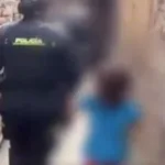Dos niñas de la comunidad emberá, de 4 y 7 años, fueron rescatadas en el barrio Ricaurte, en Bogotá, tras una alerta ciudadana - Foto: Captura de video