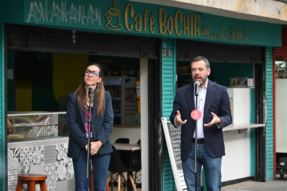 Bogotá lanza el programa Salvavidas al Empleo para apoyar a micro y pequeñas empresas tras el alza del salario mínimo del 23 % - Foto: @Bogota