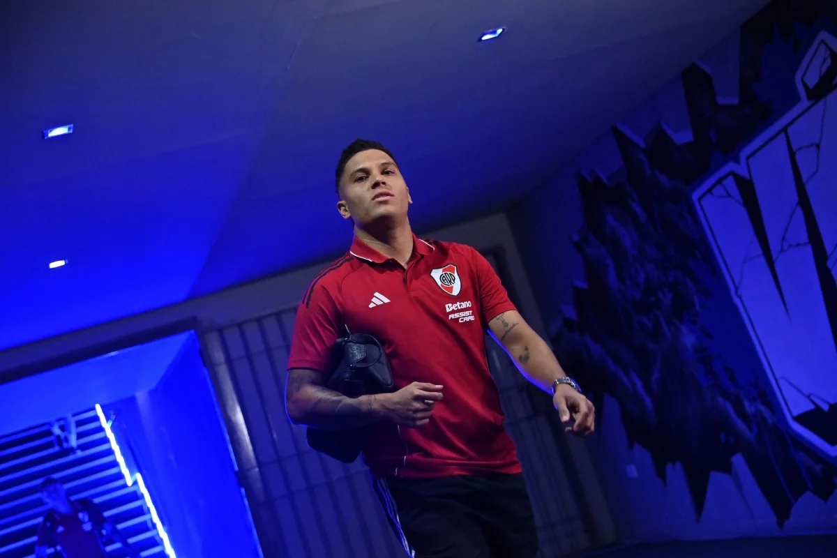 Vélez venció 1-0 a River Plate en el estadio José Amalfitani. Juan Fernando Quintero salió lesionado y Álvaro Montero fue figura - Foto: @RiverPlate