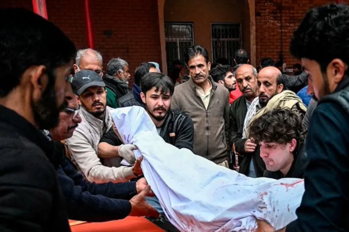 Un ataque suicida sacudió una mezquita del barrio de Tarlai, en Pakistán, durante las oraciones del viernes - Foto: Redes sociales