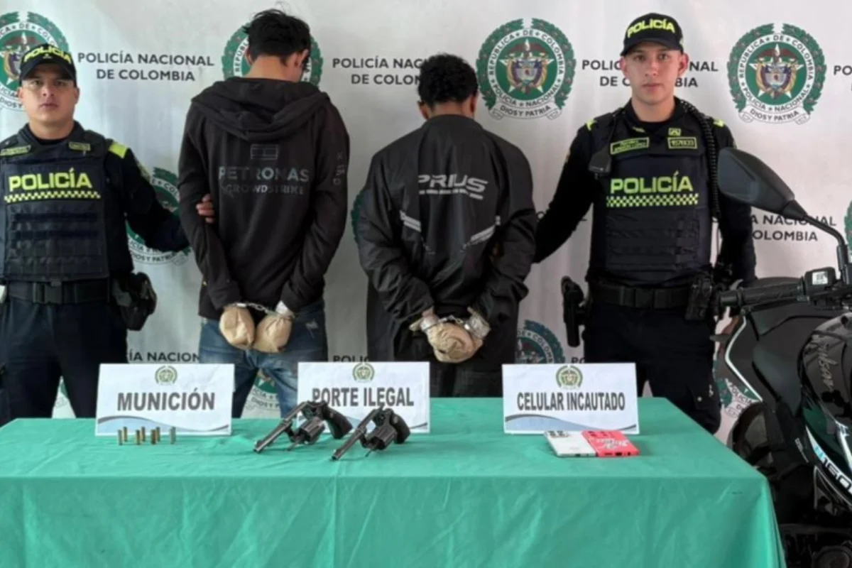 La Policía Metropolitana de Bogotá capturó a dos presuntos responsables de un homicidio en Kennedy tras activar un plan candado - Foto: @PoliciaBogota
