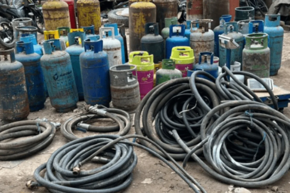 Autoridades incautaron 61 cilindros de gas y una cisterna con GLP en Ciudad Bolívar, sur de Bogotá, durante la operación Orión - Foto: @Bogota