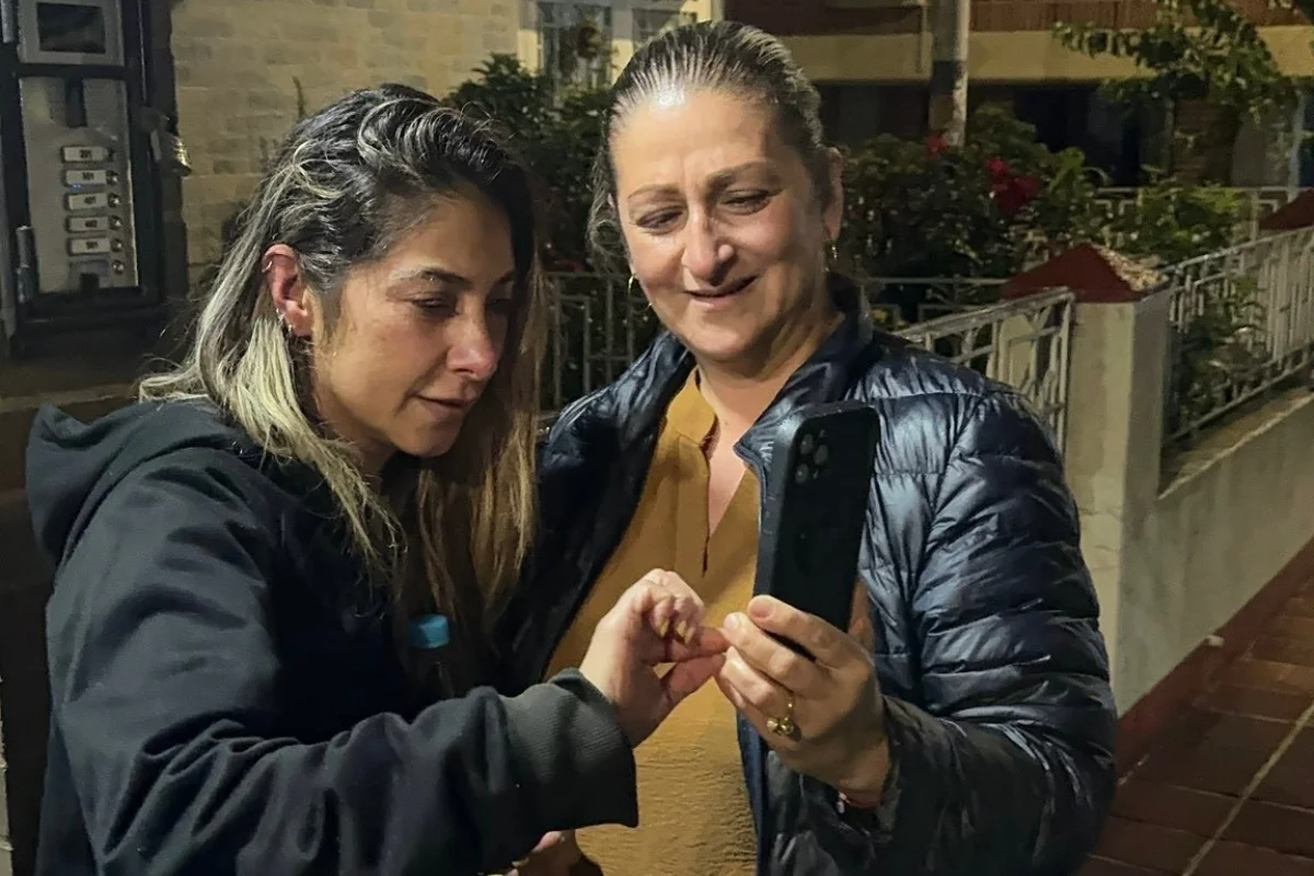 Diana Ospina, reportada como desaparecida tras salir de Theatron en Bogotá, fue hallada con vida en la vía a Choachí - Foto: @Melquisedec70