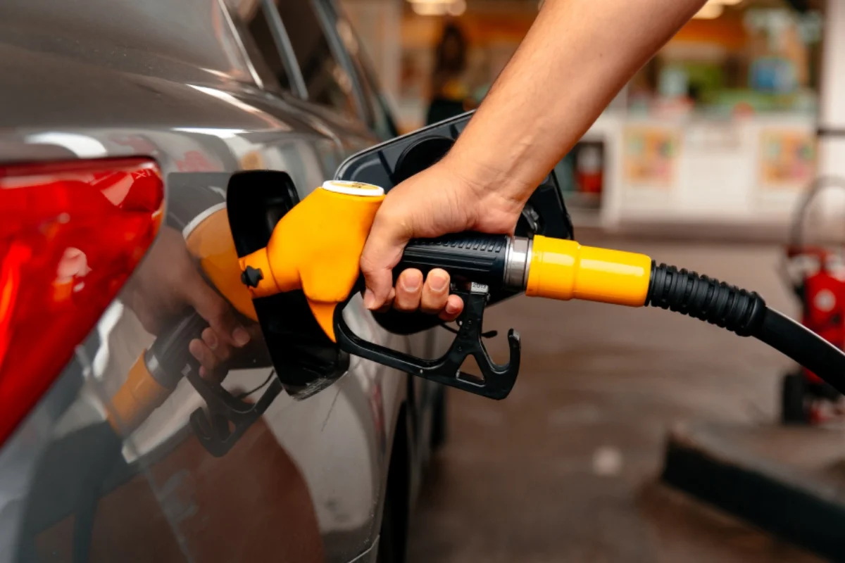 El Gobierno confirmó una nueva reducción de $500 en el precio de la gasolina en Colombia desde el 1 de marzo de 2026 - Foto: Redes sociales