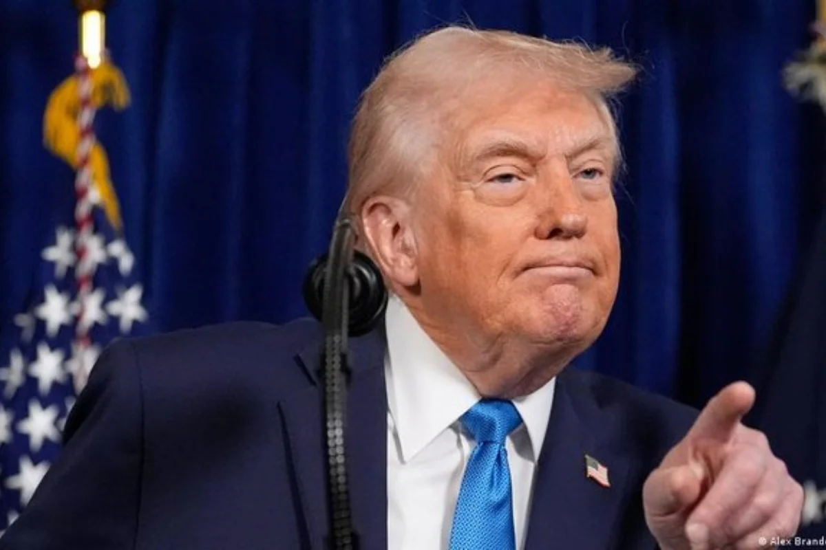 El presidente Donald Trump sugirió una posible operación pacífica en Cuba mientras EE. UU. aumenta la presión política - Foto: @dw_espanol