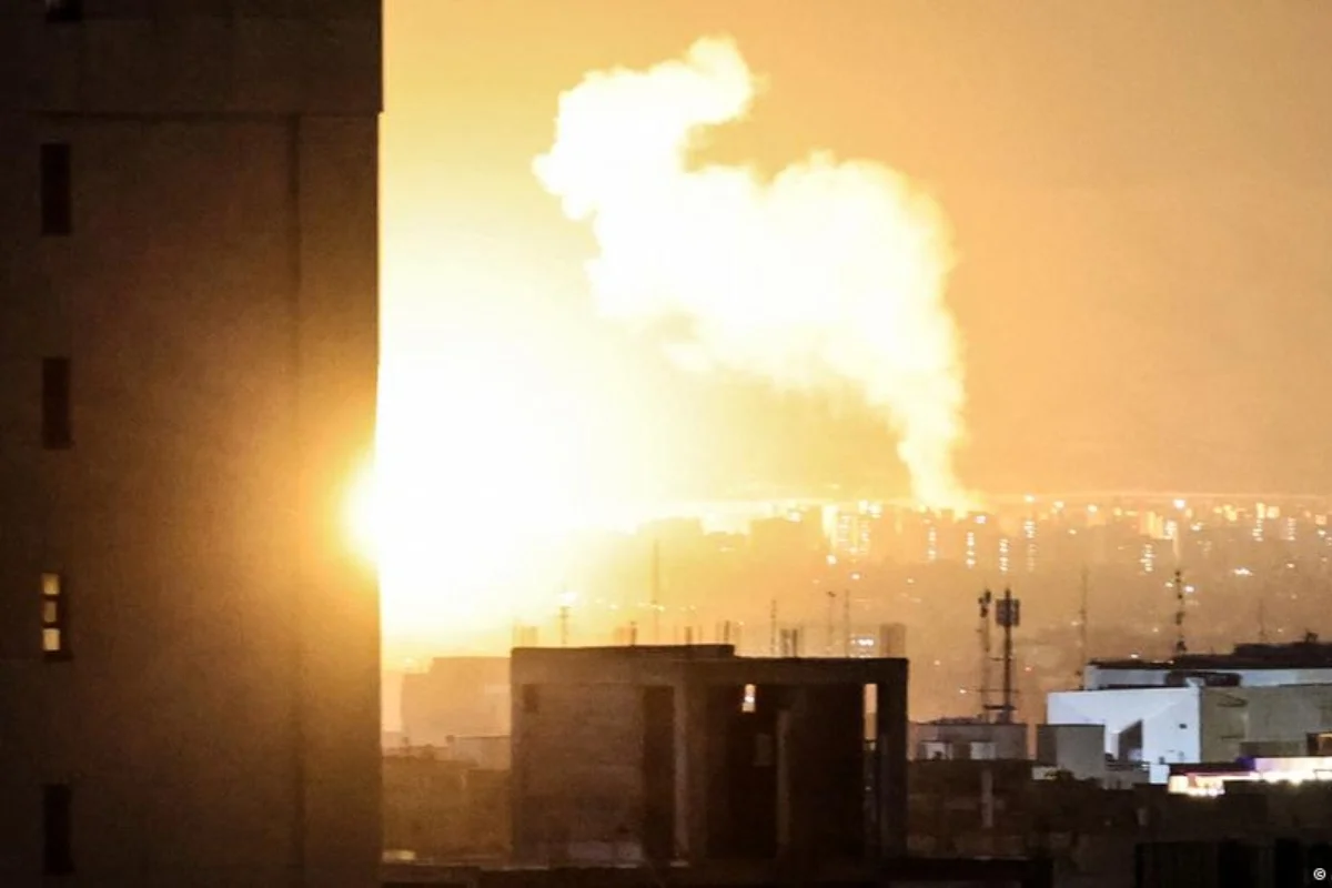 Israel bombardea un búnker militar en Teherán donde se encontraba el líder supremo iraní Ali Jamenei - Foto: Redes sociales