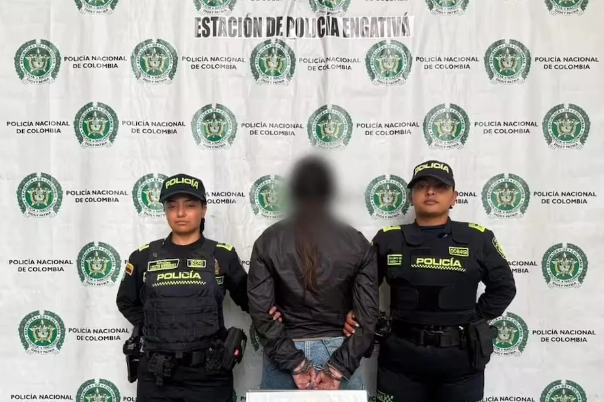 Capturan en Bogotá a mujer señalada de integrar redes de “cosquilleo” en Engativá. La Policía recuperó dos millones de pesos y confirmó que la sospechosa tenía más de diez antecedentes por hurto agravado - Foto: Cortesía
