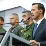 El ministro de Defensa, Pedro Sánchez, confirmó que un bombardeo militar contra disidencias de las Farc en Ituango, Antioquia, dejó tres muertos y una mujer herida - Foto: @mindefensa